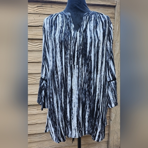 NWT Gloria Vanderbilt Black & White Blouse Size Small - Picture 3 of 14